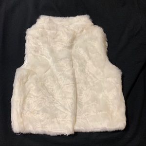 Carter’s Furry Off-White Vest - 3T
